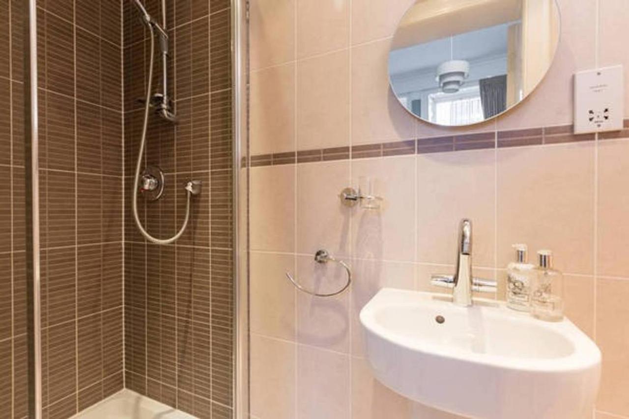 Altido Amazing Hanover St Apt In City Centre 2Br, 2Bath Edinburg Exteriör bild